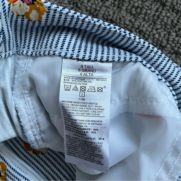 Old Navy Blue and White Stripe Pixie Pant - Picture 5 of 6